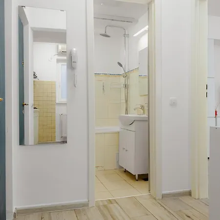 Old Town 2 Daire Bükreş